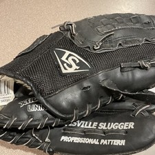 Louisville Slugger Rocket Man 11.5" RHT Black RM14-BK