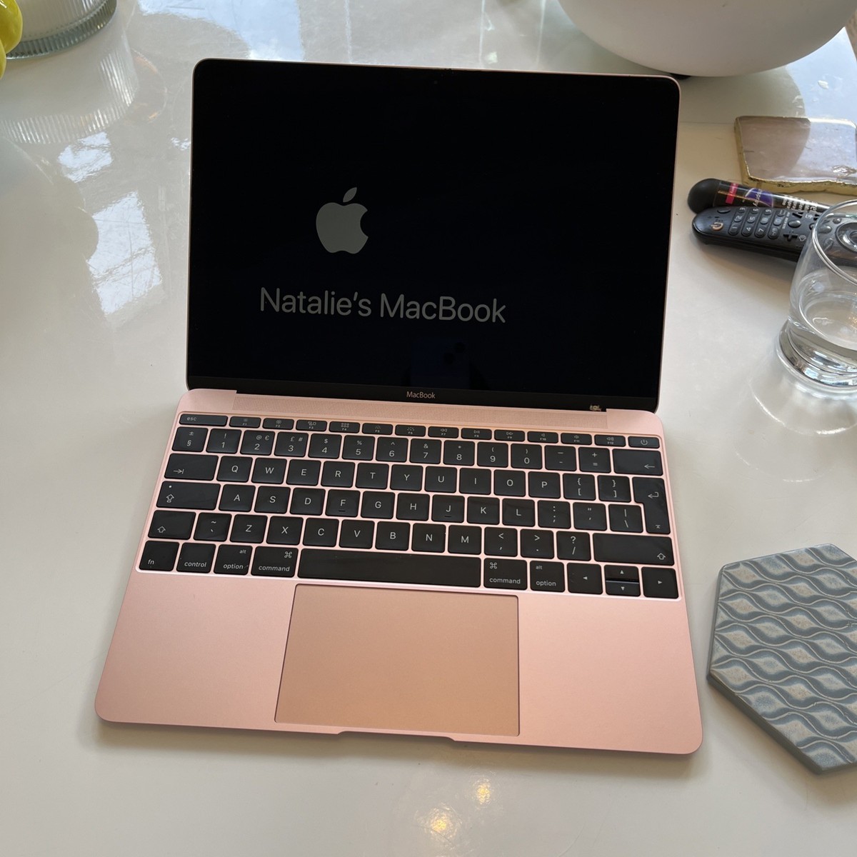 Apple MacBook 12-inch (2016) – Intel Core m3, 8GB RAM, 256GB SSD