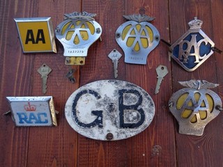 Job Lot of 10 items: Keys Vintage AA Badges / Sign RAC Badge & Key