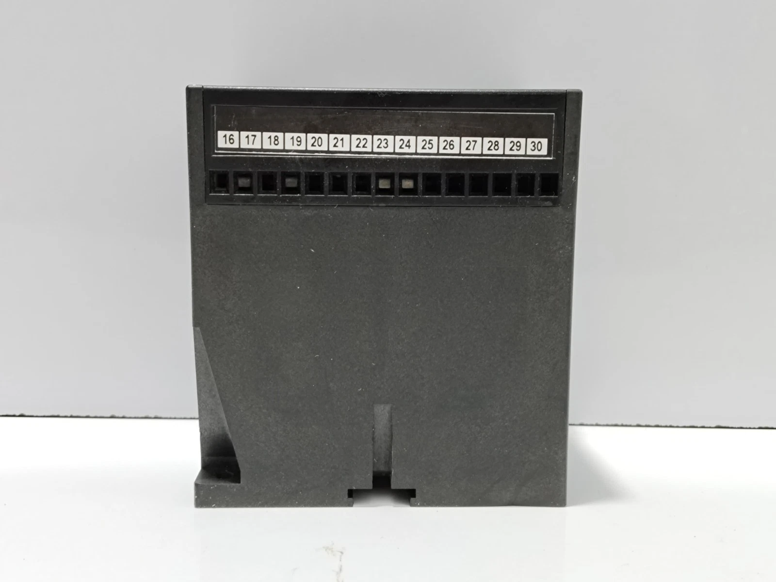 SELECTABLE CONVERTER AUX SUPPLY: FROM 57 TO 690 V AC