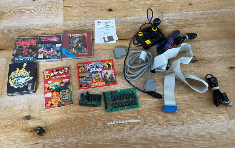Joblot Amiga spares - games, cables, joysticks