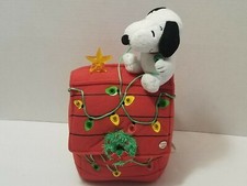 Hallmark Peanuts Snoopy Plush Christmas Musical Light Up Dog House W Star Rare 