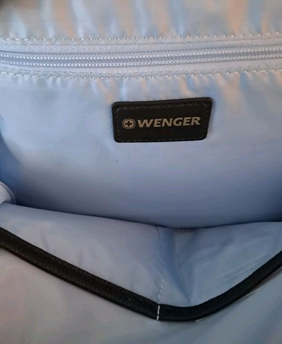 WENGER LeaSophie Black Crossbody Tablet Tote Bag Removeable Strap Zip Pockets - Picture 8 of 12