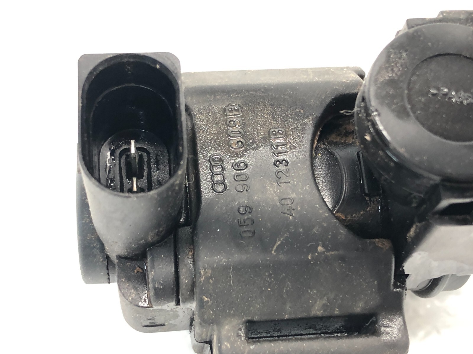 2014-2018 BENTLEY FLYING SPUR 4.0L V8 TURBO BOOST SOLENOID VALVE W/ HOSE LINE OE