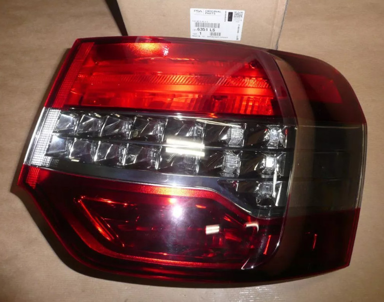 Phare arrière droit Citroën C5 III bloc optique rouge réf 6351.LS