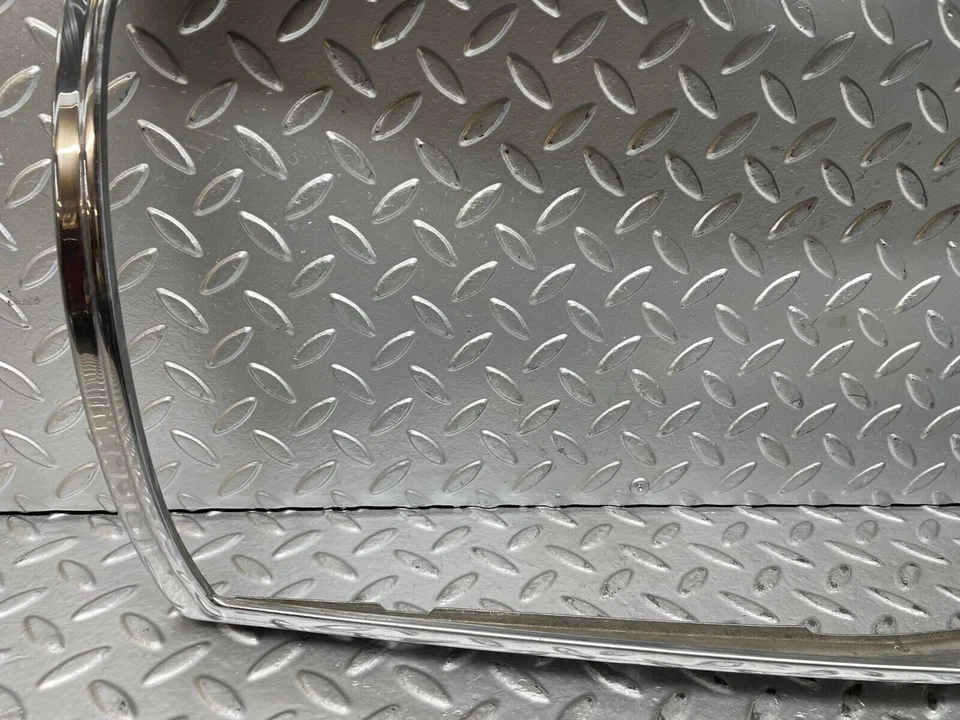 ⚙1936⚙ Marco parrilla capó cromado Mercedes-Benz W123 230E Foto 3 de 4