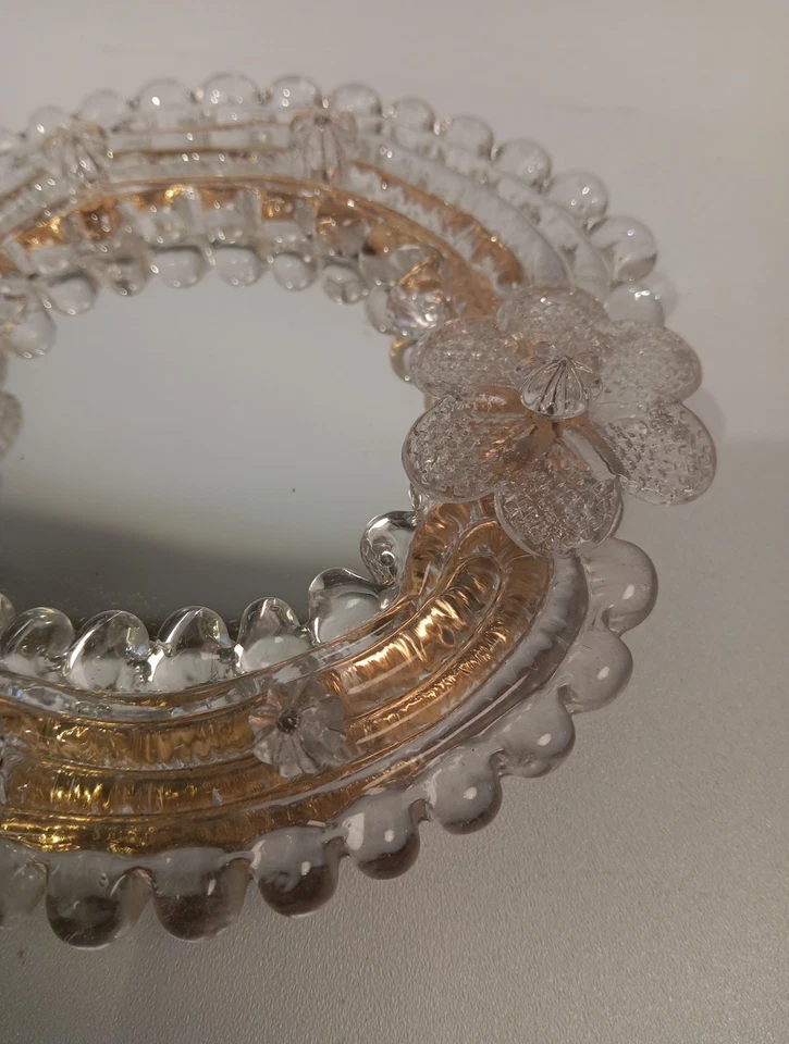 Espejo de pared vintage pequeño de vidrio dorado, detalles de flores Italia veneciana 5" X 5 1/4" Foto 4 de 4