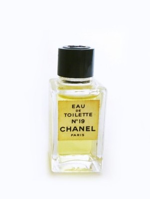 Chanel No 19   Coco Chanel Edt  4 ml Parfum Miniatur  für Sammler