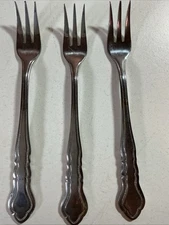 3 Reed And Barton Rebacraft Stainless Carriage Cocktail Seafood Forks 5 3/4 In