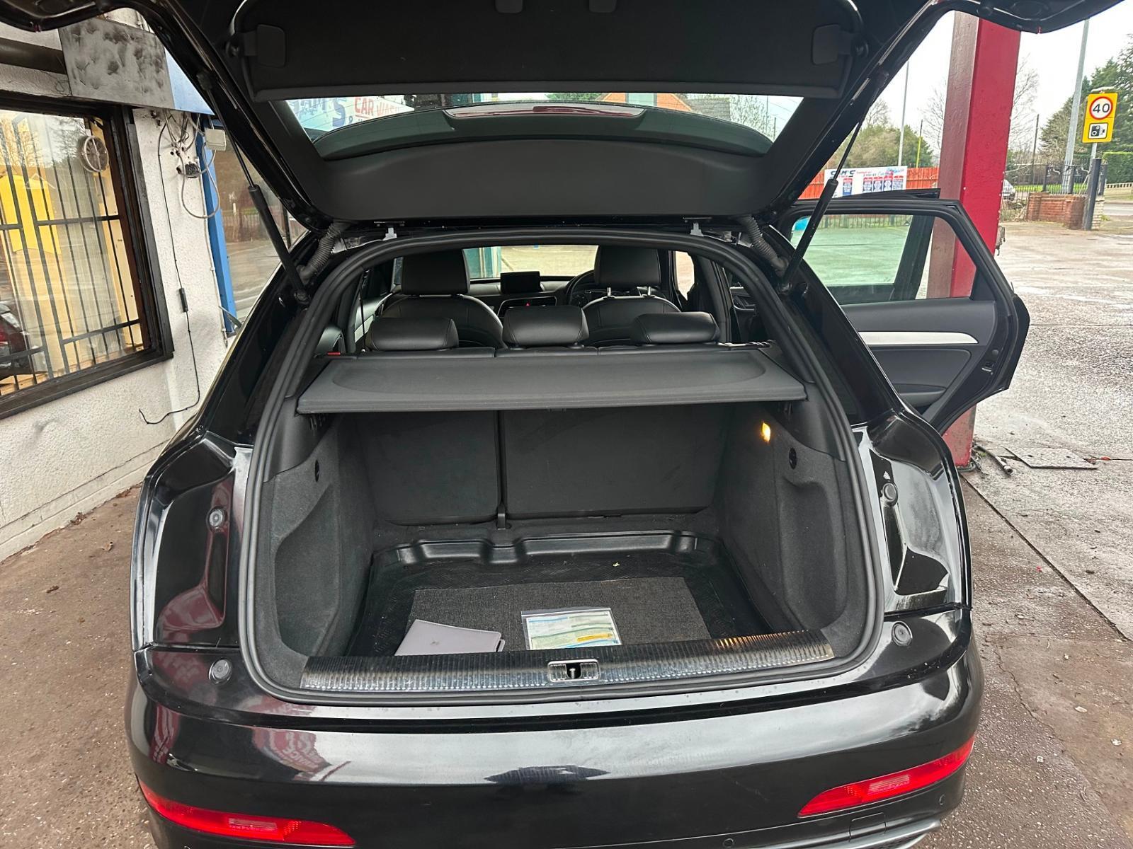 Audi Q3 2.0TDi Quattro S Line 5dr with S Tronic Automatic Box and