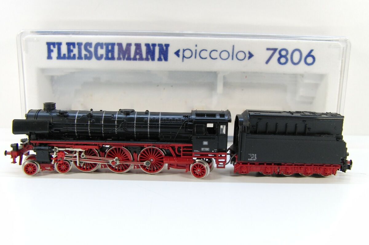 Fleischmann N 7806 steam locomotive BR01 1100, DB, light, DC, TOP in original pa Fleischmann N 7806 steam locomotive BR01 1100, DB, light, DC, TOP in original pa