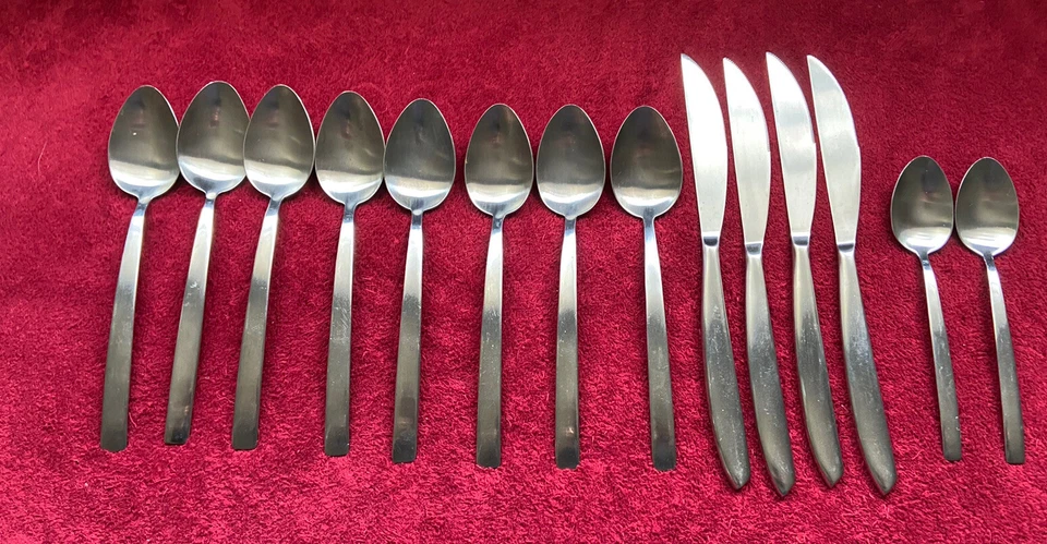 Cardinal Arcoroc Satineo 4 Dinner Knives / 8 Tablespoons / 2 Teaspoons - Image 2 of 4