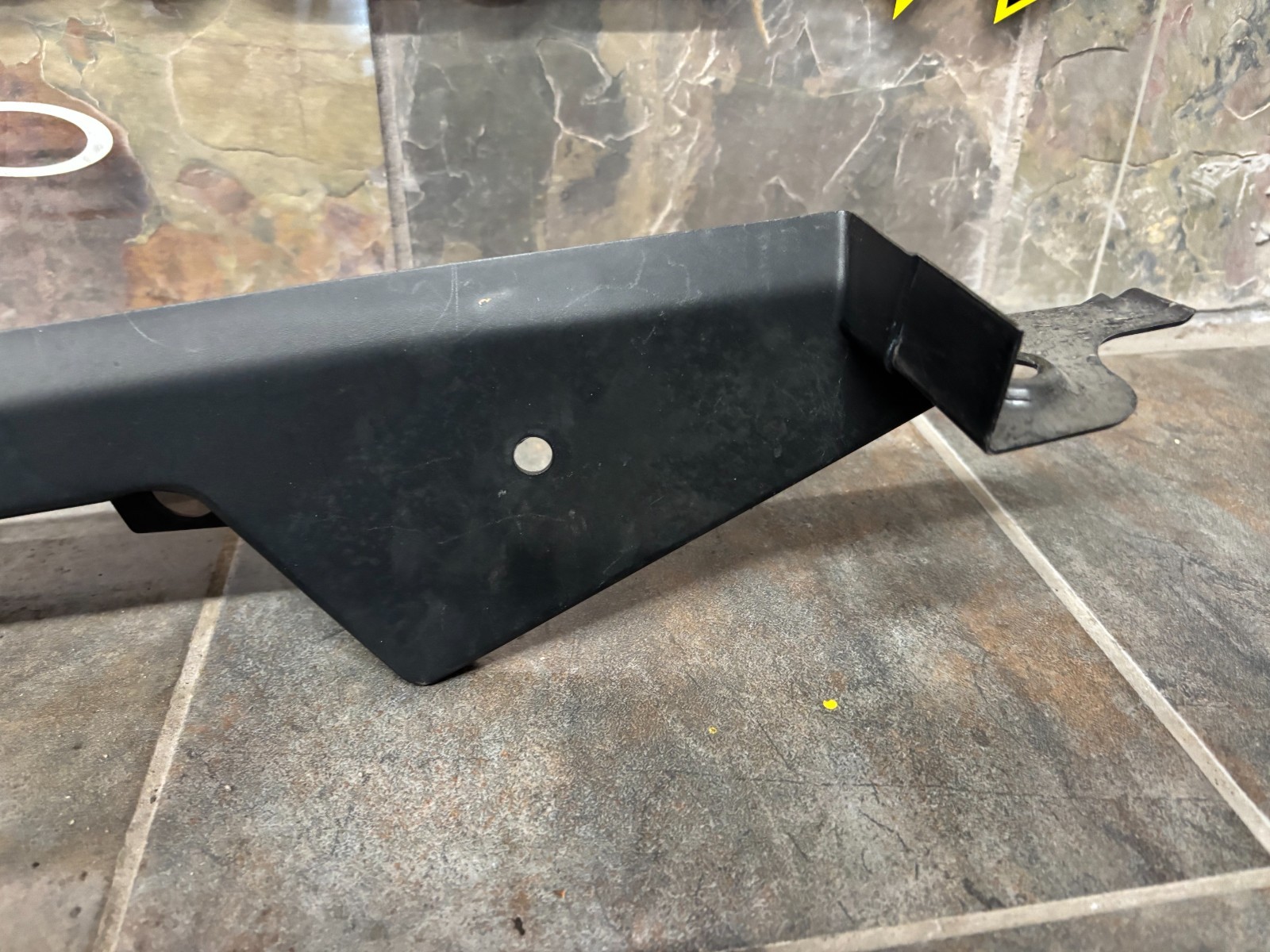 420 827 339 AUDI R8 BUMPER VENT GRILL OEM