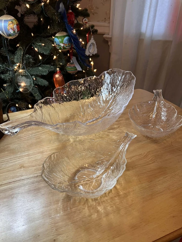 Perforadora de hojas moldeadas de plástico de 18" para servir y 2 cuencos accesorios Foto 2 de 4