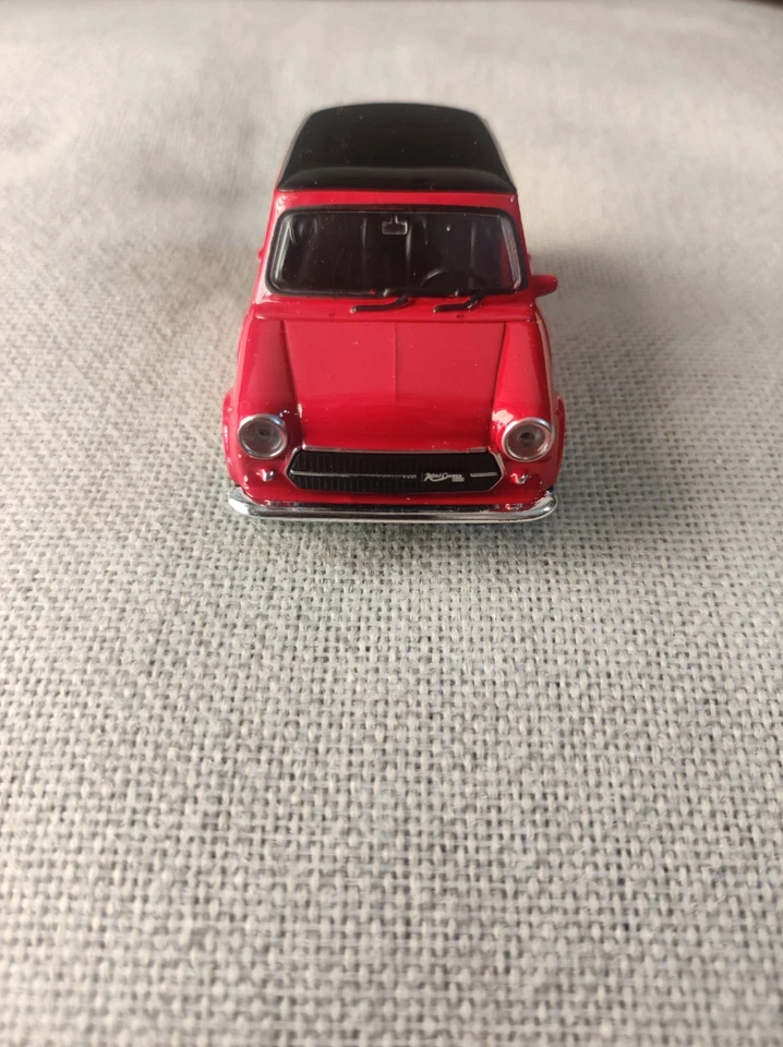 Modellino Mini Cooper 1300 Rosso Welly Nex 1:43 Nuovo Senza Scatola - Immagine 2 di 4