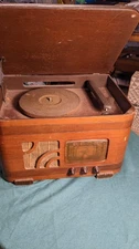 watterson (model PA-51) victrola record player / radio  wooden cabinet vintage 