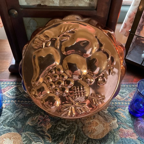 VINTAGE COPPER JELLO MOLD WITH A HANGER ROUND FRUIT DESIGN
