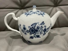Antique 18th / 19th Century German KPM Porcelain Blue Strawflower Pattern Teapot