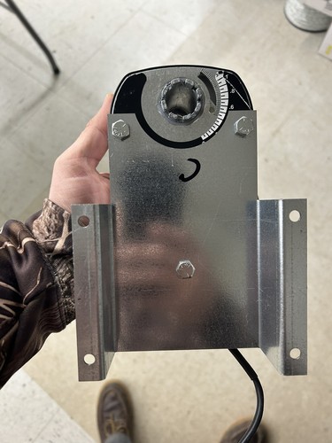 Trane ACT0459 150s Rotary Damper Actuator - ACT00459 (X13611005-04) - Picture 4 of 4