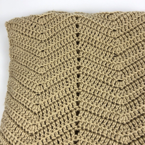 Sciarpa letto vintage all'uncinetto a mano afgano beige chevron bordi smerlati 62 x 26 runner - Foto 2 di 6