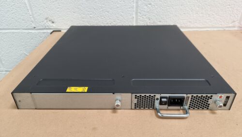 IBM SAN24B-5 24 Port (12 Active) 16G Fibre Channel SAN Switch 2498-X24 (1x PSU) - Picture 2 of 3