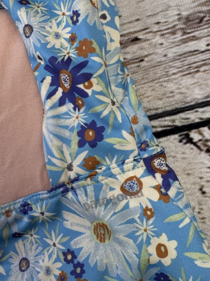 Traje de baño de una pieza floral azul Patagonia para niñas talla mediana 12 Foto 3 de 4