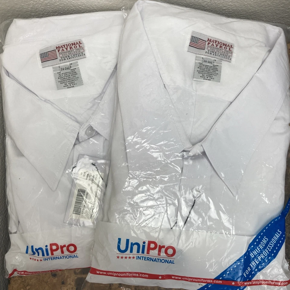 NUEVO CON ETIQUETAS (Lote de 2) TALLA 7XL - Camisa de vestir manga corta blanca con botones TALLA 26-26,5 Foto 2 de 4