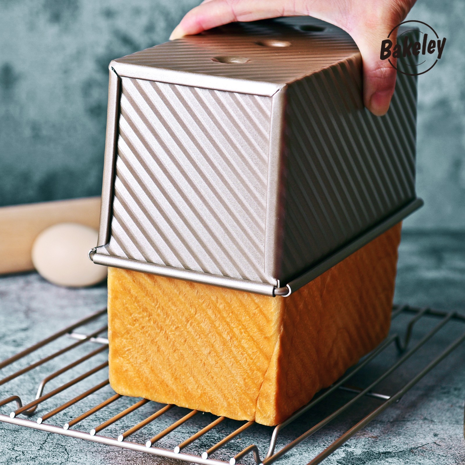 Pullman Loaf Pan with Lid 1 Lb  Non-Stick，Champagne Gold