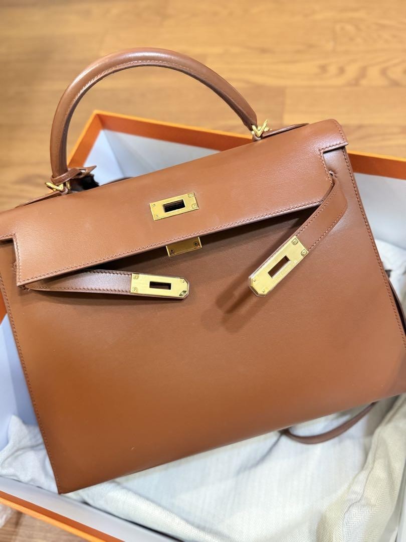 Hermes Kelly 32 Box 2001 Gold with Shoulder Strap, Key, Dust Bag