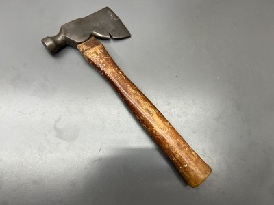 (H1) VINTAGE PLUMB HATCHET HAMMER AXE CARPENTER ROOFING DRYWALL VGC USA