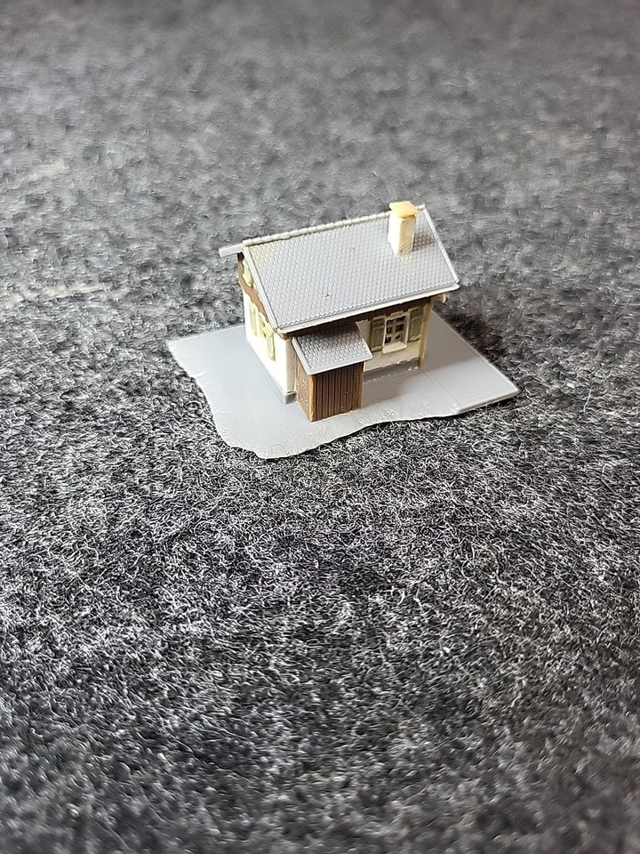 Faller FA282730 Spoorovergang Met Kastwartelhuisjes - Meerkleurig Modelspoor Accessoire