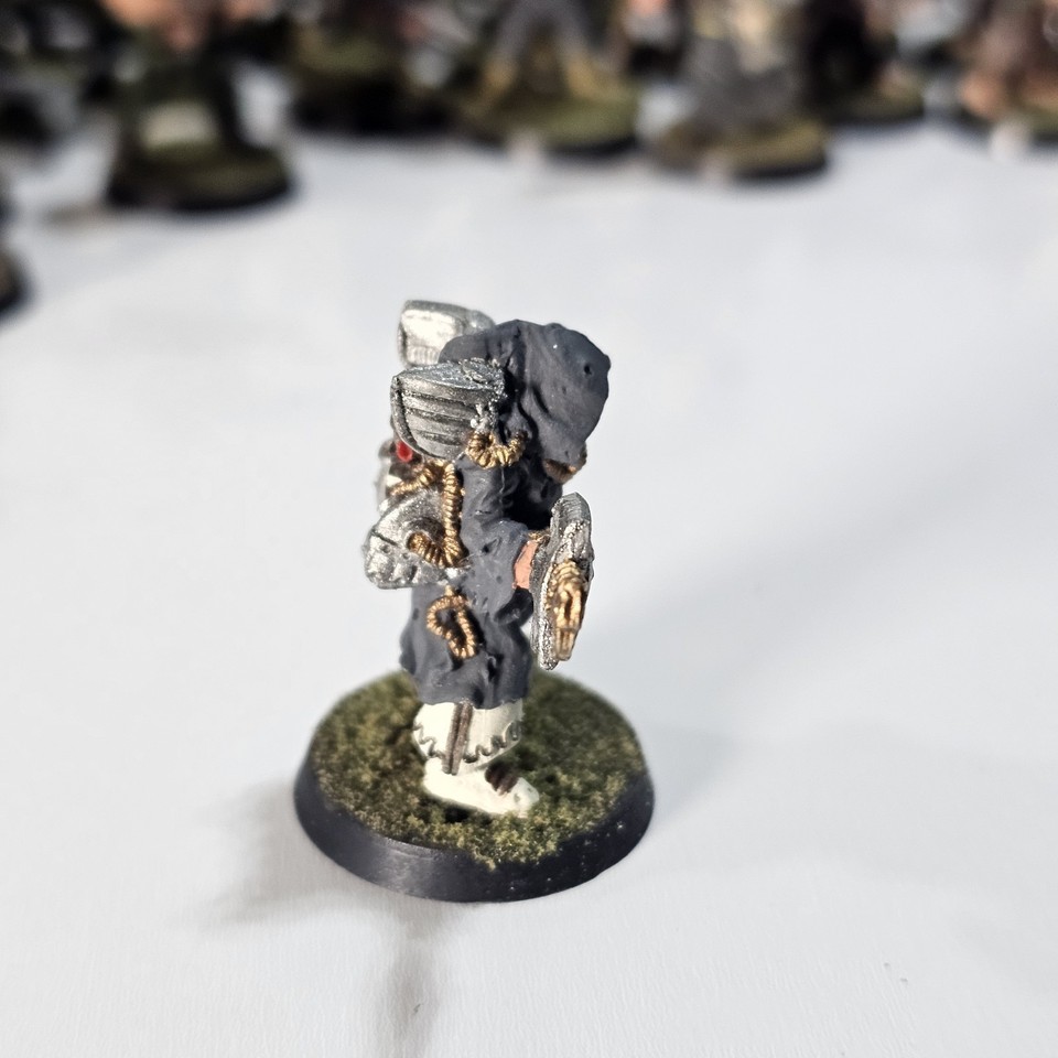 Figurine Warhammer 40K – Techpriest Adeptus Mechanicus – Metal OOP Citadel Legends