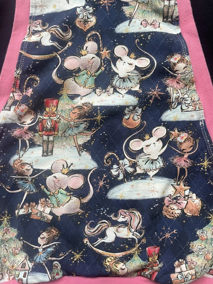 Sudadera Cascanueces Hecha a Mano Niñas Talla Pequeña Con Bolsillos Foto 2 de 4