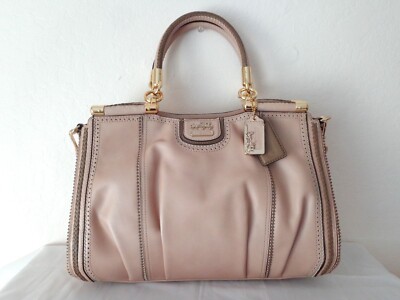 Coach NWT 23745 Madison Pinnacle Zig-Zag Perforated Carrie Coach NWT 23745 Madison Pinnacle Zig-Zag Perforated Carrie