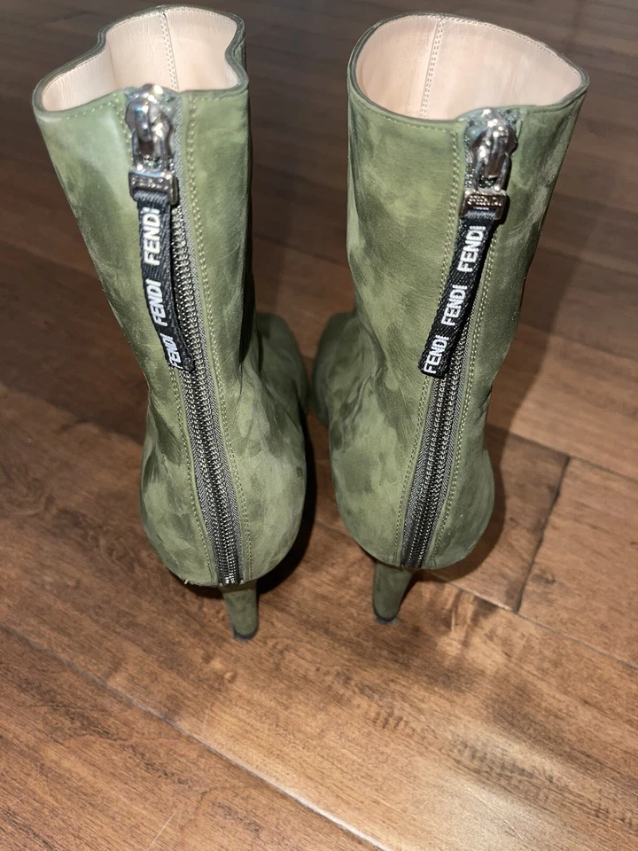 Botas Fendi de gamuza verde talla 41 para mujer Foto 2 de 4
