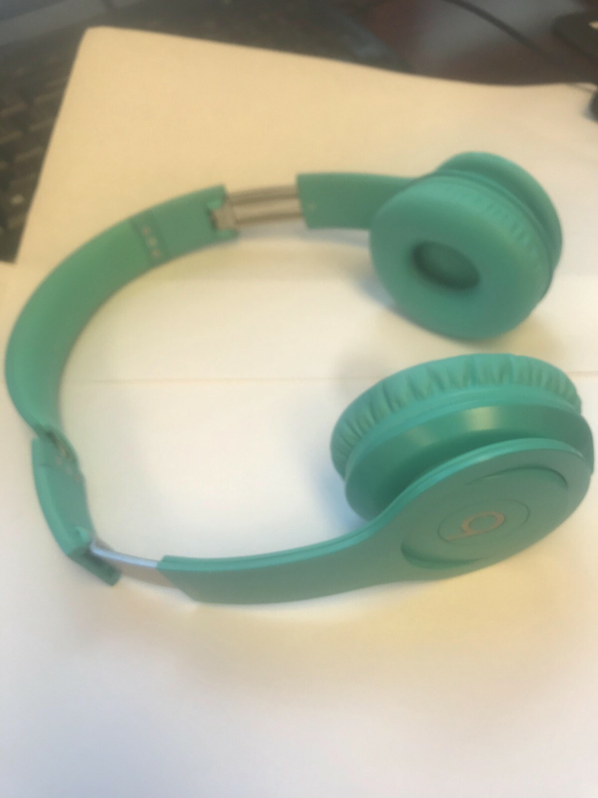 BEATS SOLO HD MODEL H3513 WIRED HEADPHONES NOT WORKING & FOR PARTS