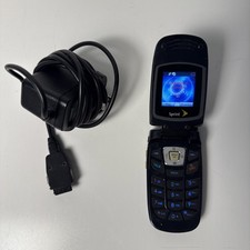 UTStarcom CDM-120 Flip Phone   Sprint Network   Powers On   w/ Charger   AS IS