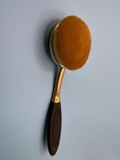 Foundation brush With A Long Angled Handle Foe Convenience