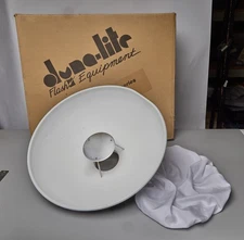 Dynalite 18" Beauty Dish / Reflector- New in open Box w/Diffuser