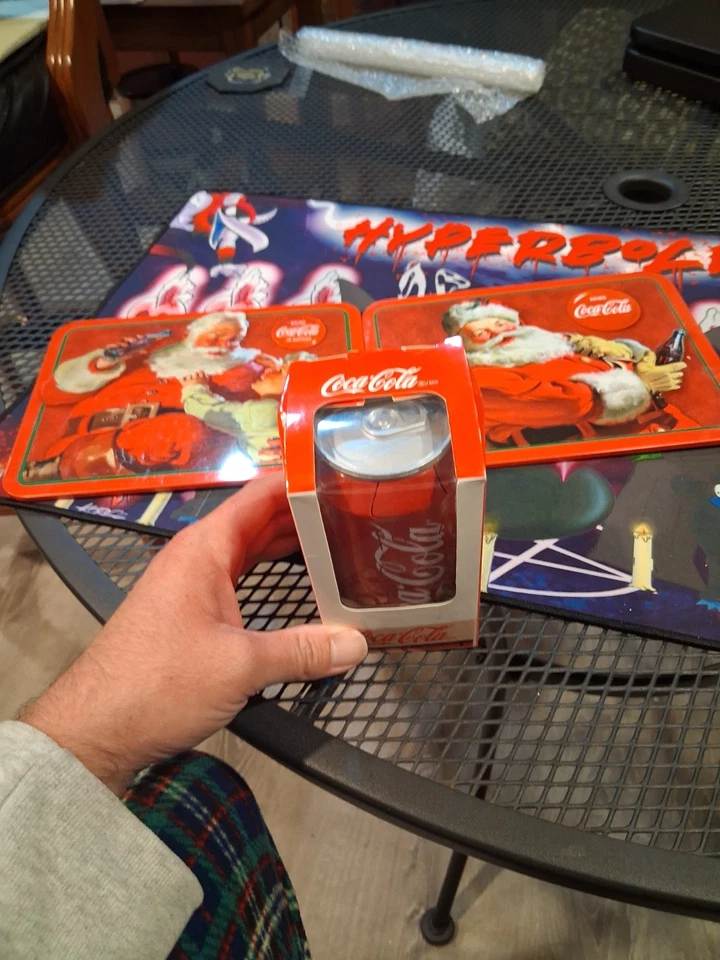 Coca-Cola Coke Can 3-D Jigsaw Puzzle Incredipuzzle - 40 Piece - and 2 plaques - Image 2 of 4