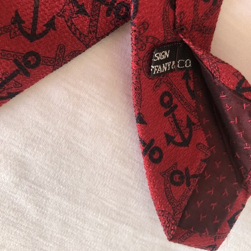 1986 Tiffany & Co Men’s Tie - Red with Black Anchors - Picture 11 of 12