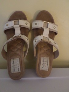 womens white sandals size 8.5