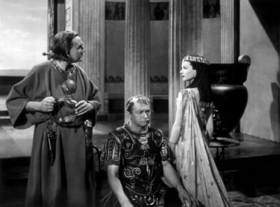 Vivien Leigh and Claude Rains Unsigned photo - Caesar and Cleopatra *35