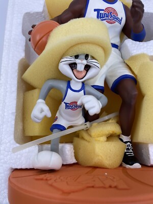Vintage 1996 Space Jam Michael Jordan Bugs Bunny Statue Warner