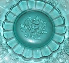 Fenton Emerald Green Paneled Grapevine Green Glass Grapes 11.3/4 inch Plate — photo 4