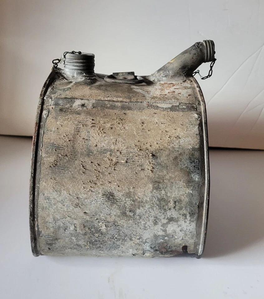 Antigua lata de gasóleo Boyco de plata de los años 20 vintage en buen estado usada. Foto 3 de 4