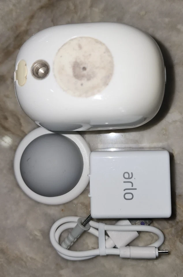 Cámara adicional Arlo Pro 2 VMC4030P recargable visión nocturna grado B color leer Foto 3 de 4