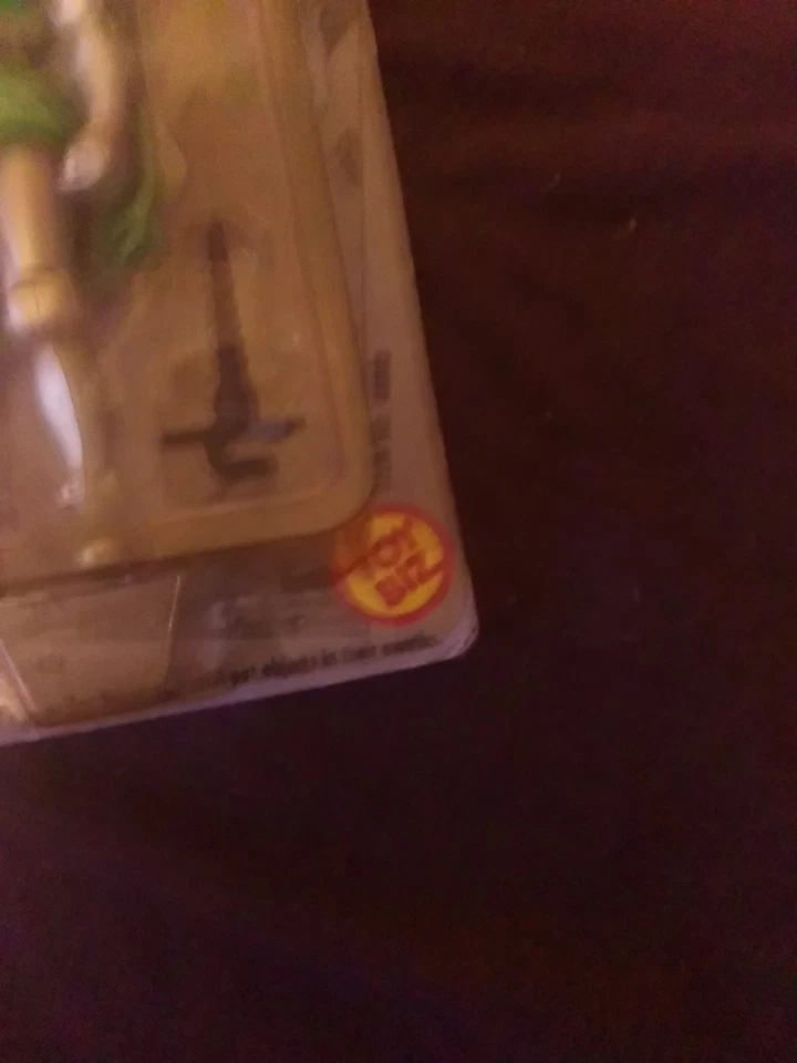 Dr. Doom 4.5" Figure, Marvel Super Heroes - 1993 Toy Biz NEW 011 TC82 - Image 4 of 4