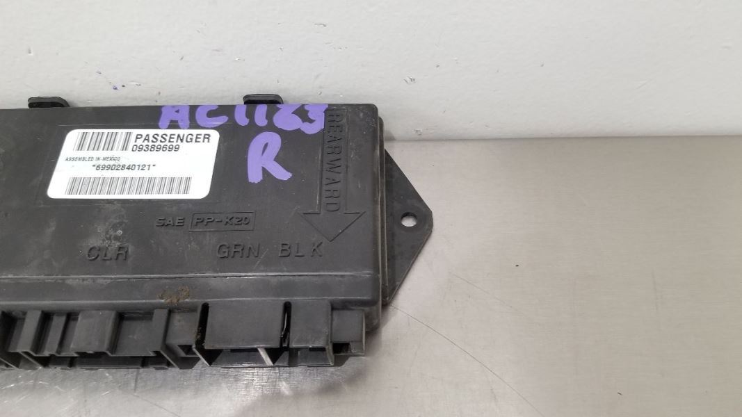 02 Chevy Corvette C5 OEM Passenger Right Theft Locking Door Module