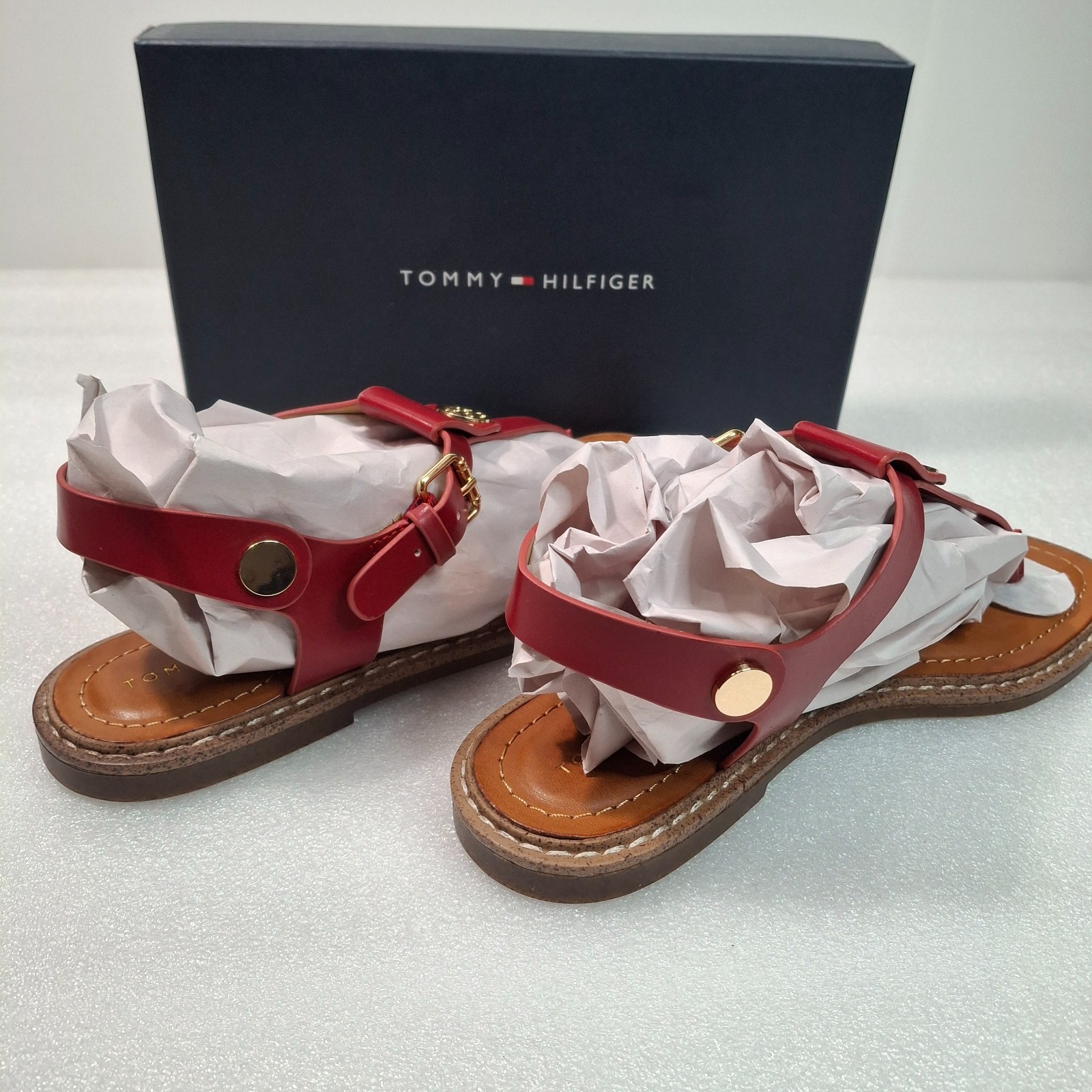 TOMMY HILFIGER Bennia Thong Flat Sandal Red w/Gold Hardware Size 8 - New In Box thumbnail 14